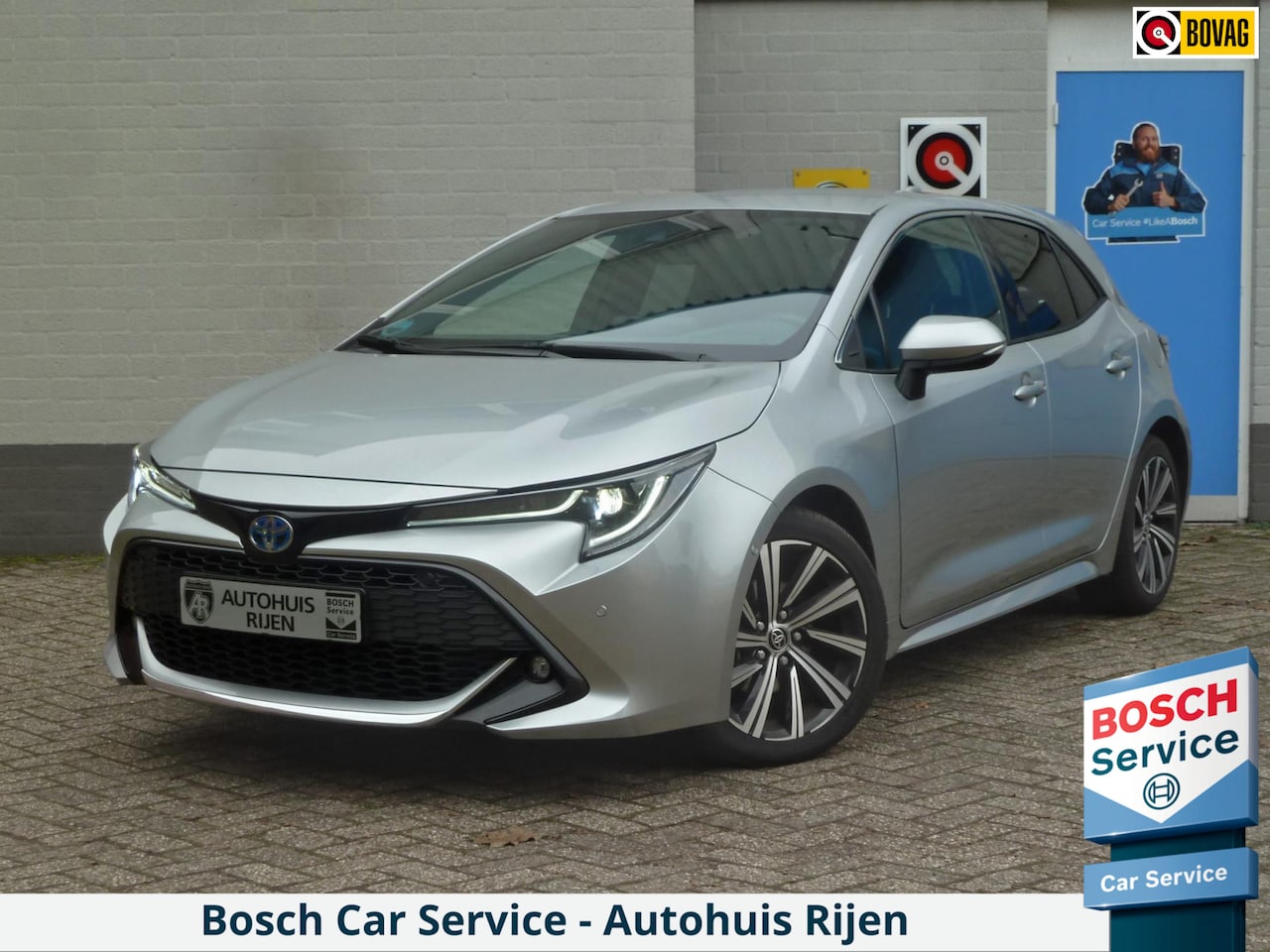 Toyota Corolla - 1.8 Hybrid Dynamic|Navi|LED|Camera|Keyless-Entry|Adaptve-Cruise|Stoelverwarming|13.000km - AutoWereld.nl