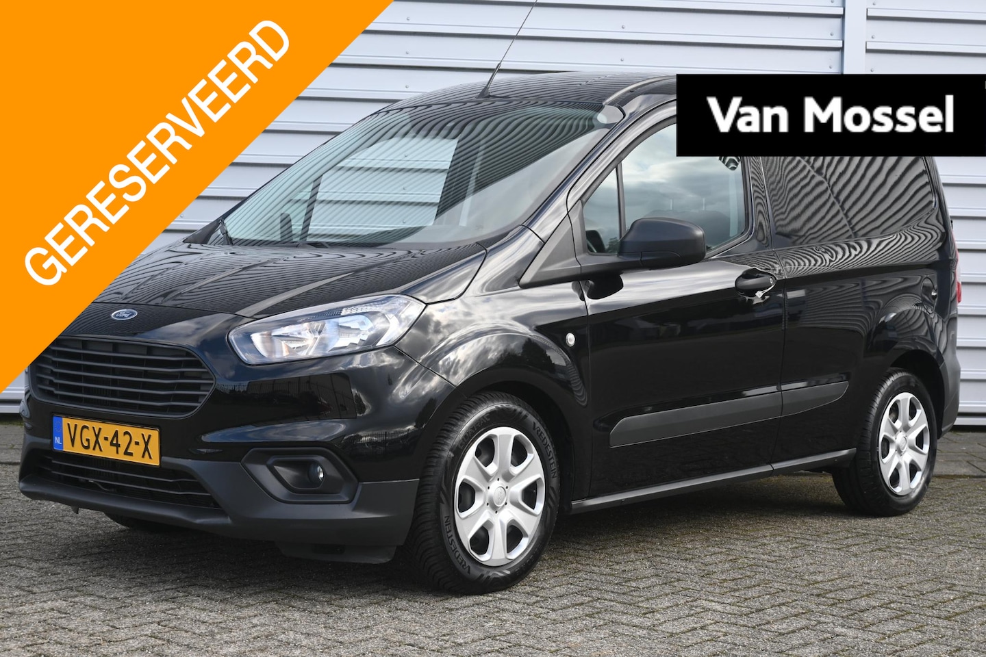 Ford Transit Courier - 1.0 Trend EcoBoost S&S 100PK | Navigatie | Parkeersensoren | Apple Car Play / Android Auto - AutoWereld.nl