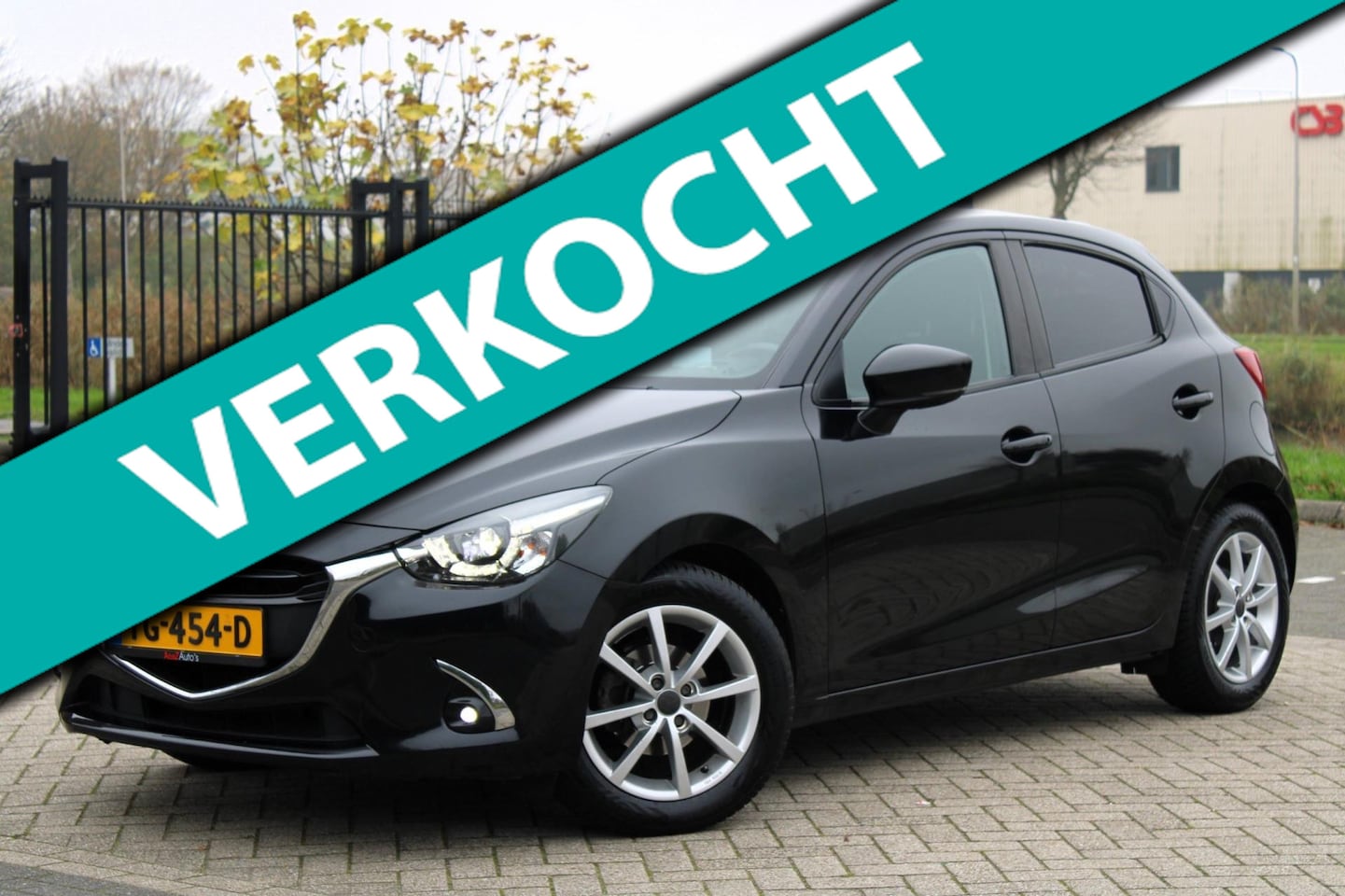 Mazda 2 - 1.5 Skyactiv-G Luxury l Clima l PDC l Navi l Camera - AutoWereld.nl