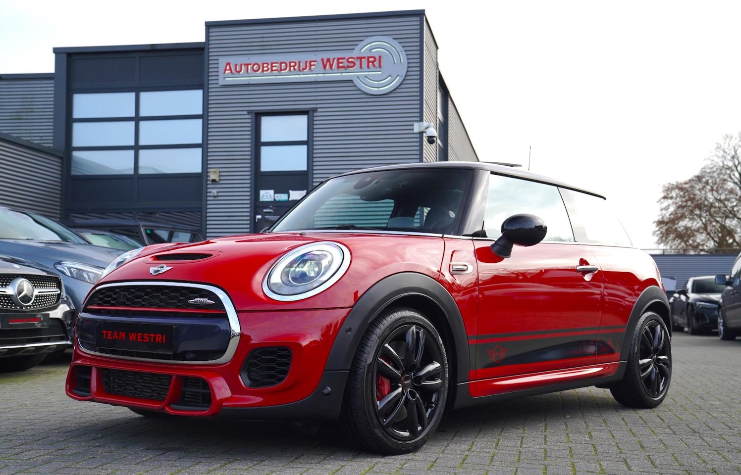 MINI John Cooper Works - Mini 2.0 Panorama | Luxe leder/alcantara | Stoelverwarming | Botswaarschuwing | Head up di - AutoWereld.nl