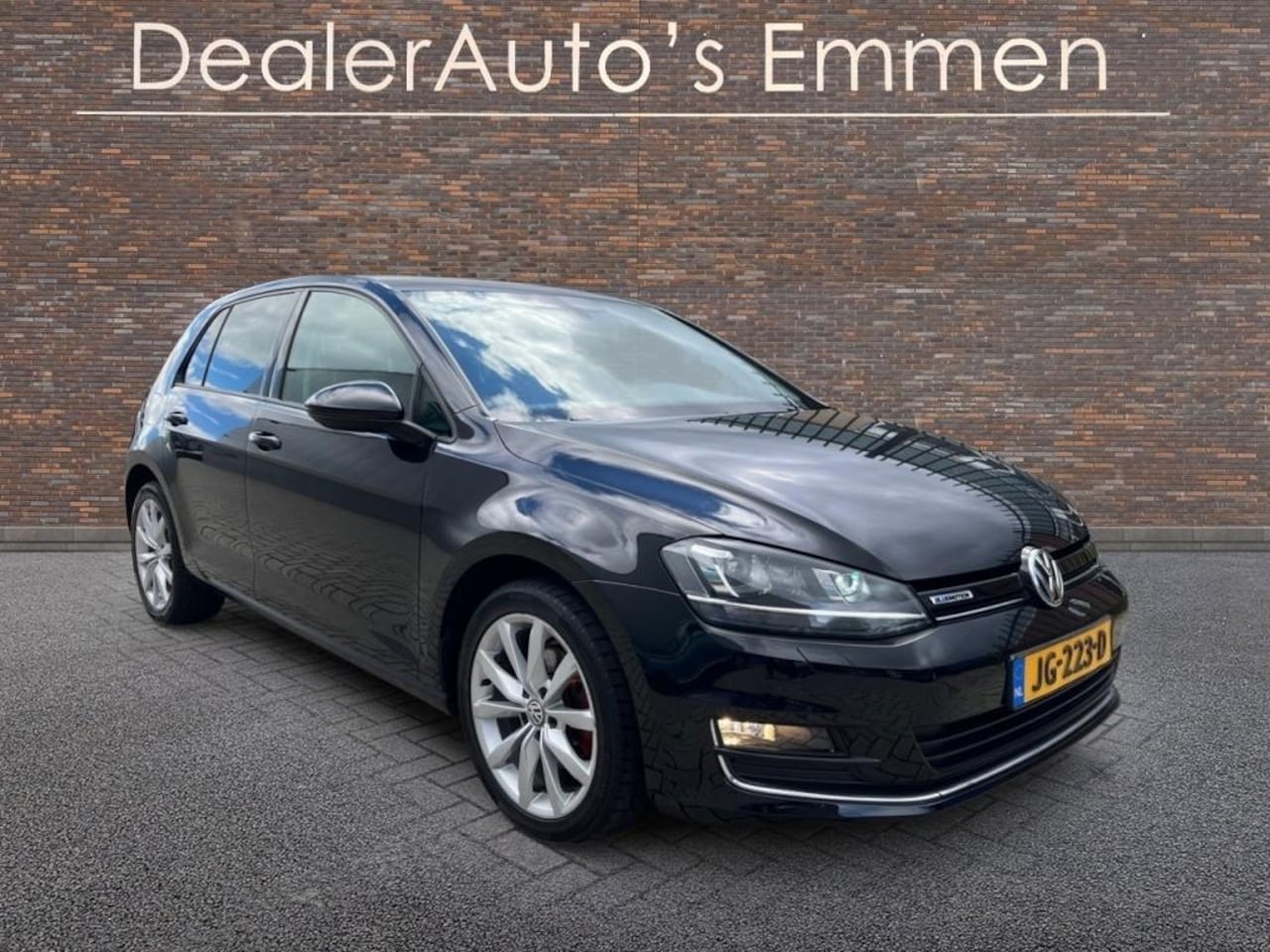 Volkswagen Golf - 1.4 TSI SPORTSTOELEN ALCANTARA XENON NAVIGATIE - AutoWereld.nl