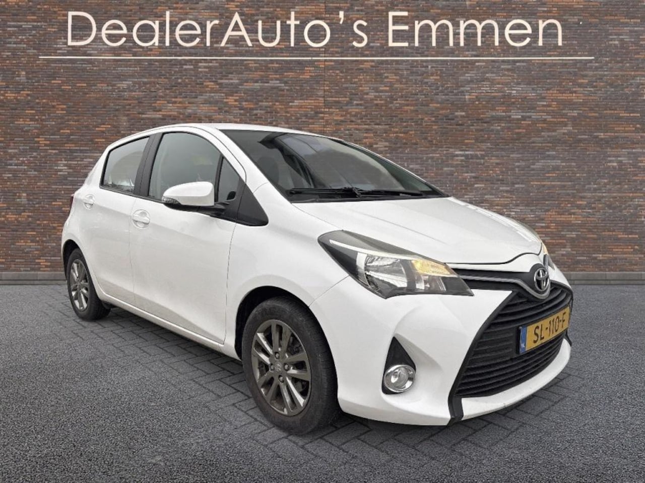 Toyota Yaris - 1.0 VVT-i AIRCO CV+AB LMV - AutoWereld.nl