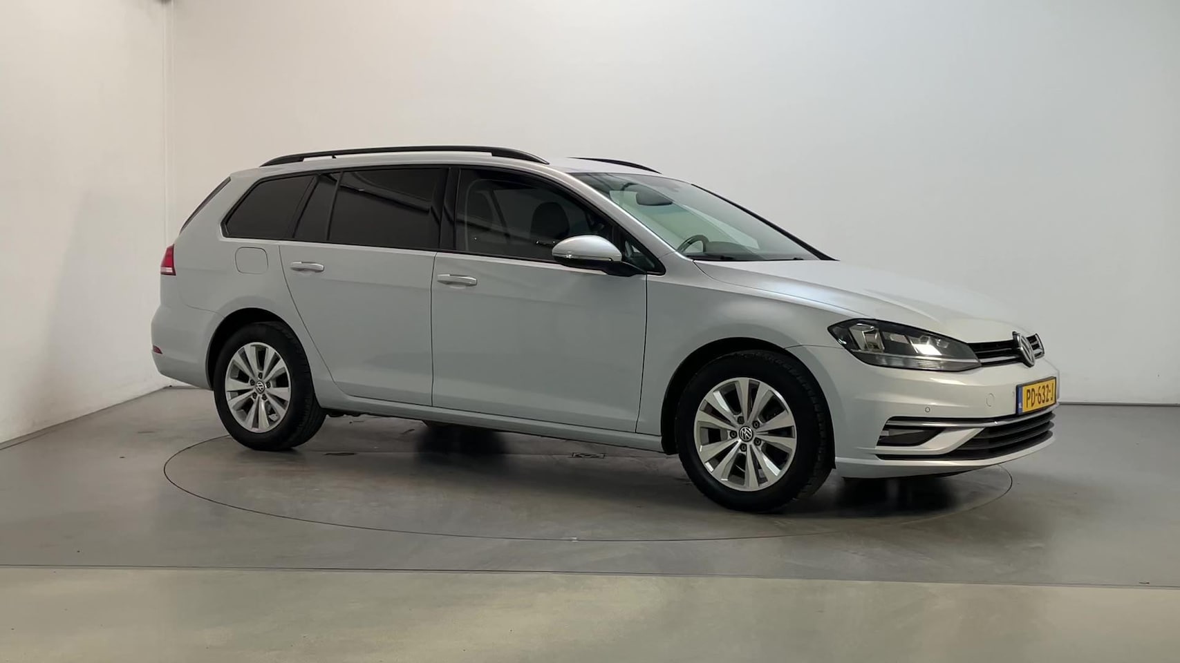 Volkswagen Golf Variant - 1.0 TSI 110pk 6-bak Comfortline Navigatie DAB+ App-Connect Parkeersensoren - AutoWereld.nl