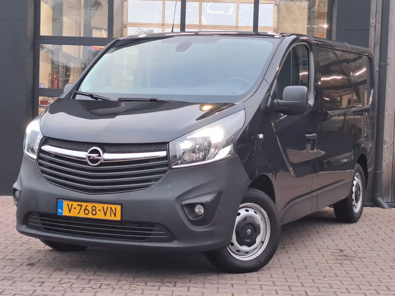 Opel Vivaro - 1.6 CDTI L1H1 | Airco | Cruise | Navi | Trekhaak | Camera | - AutoWereld.nl