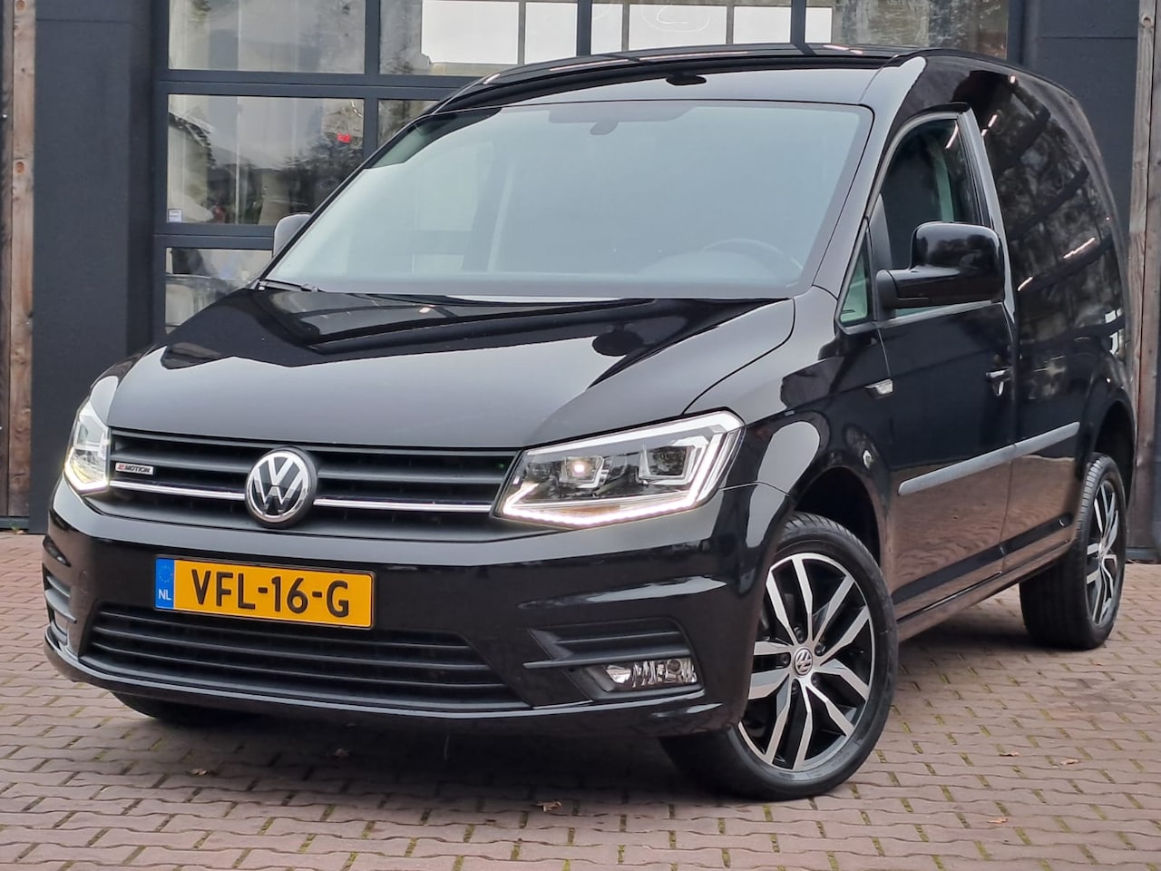 Volkswagen Caddy - 2.0 TDI 150PK DSG C-Edition L1H1 BMT 4MOTION | ACC | Xenon | Navi | Trekhaak | 4x4| LMV 17 - AutoWereld.nl