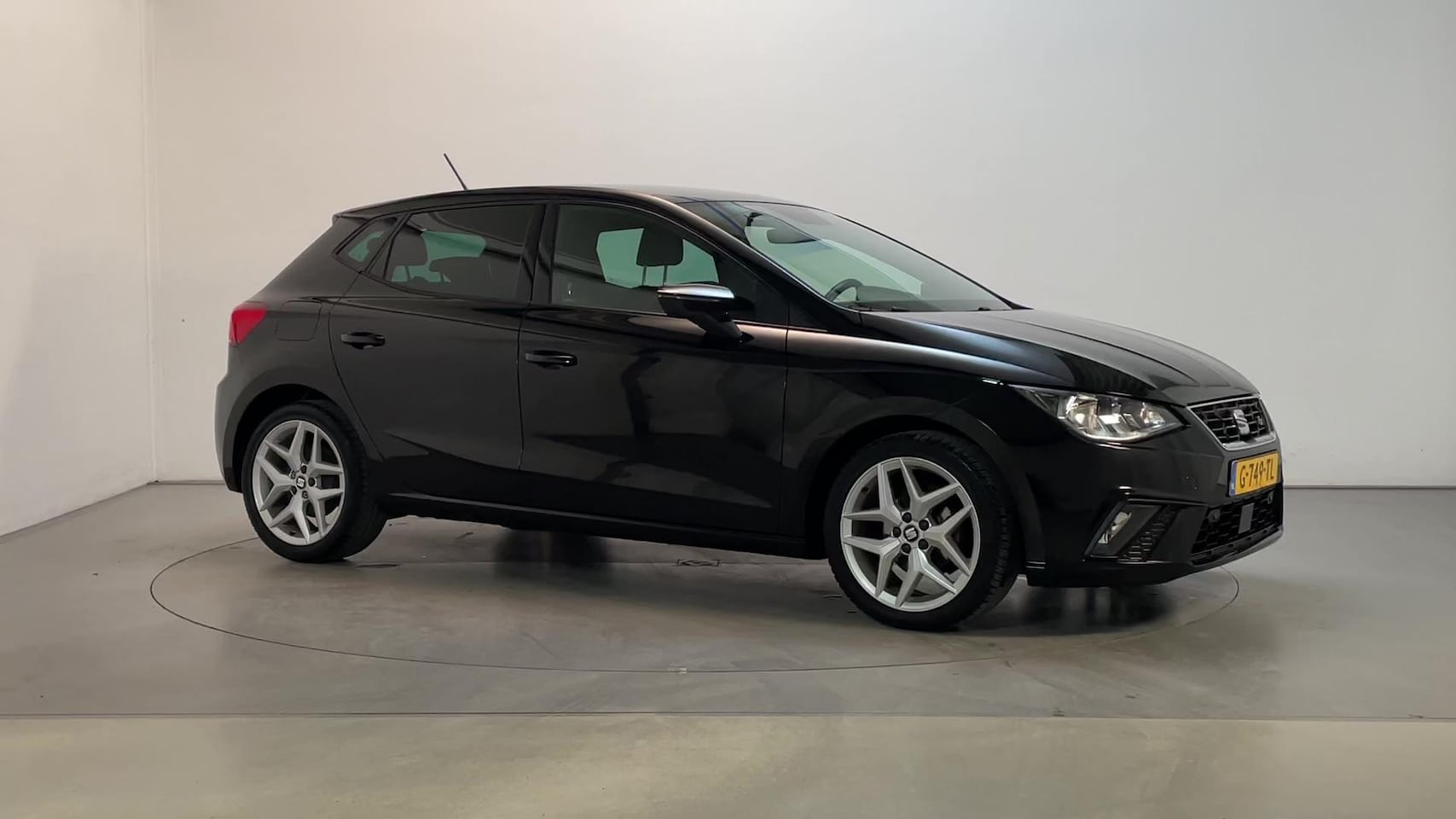 Seat Ibiza - 1.0 TSI FR Business Intense Camera Navigatie App-Connect Parkeersensoren - AutoWereld.nl