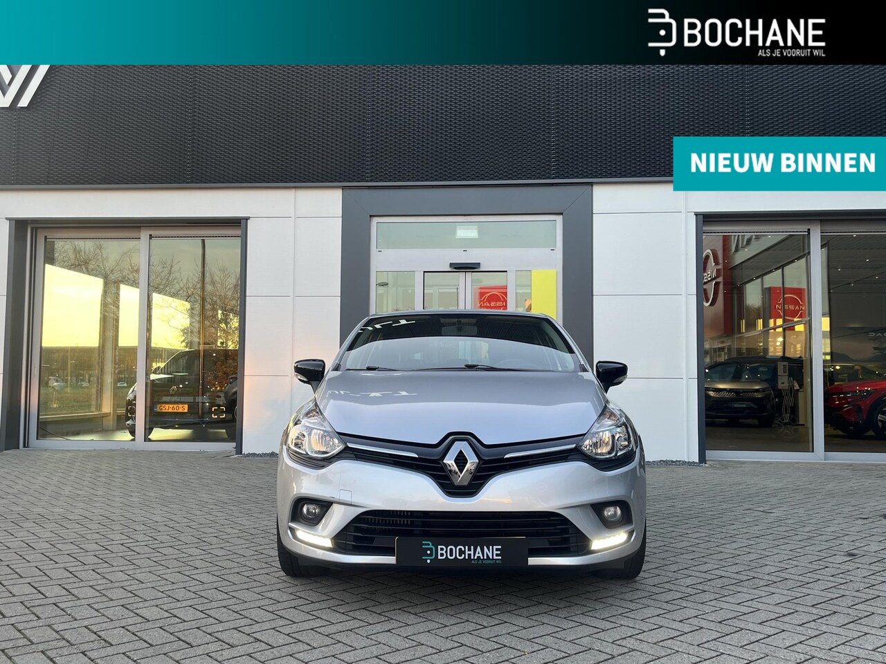 Renault Clio - 0.9 TCe Limited Metaalkleur | Trekhaak afneembaar | Navigatie - AutoWereld.nl