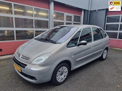 Citroën Xsara Picasso - 1.8i-16V met trekhaak