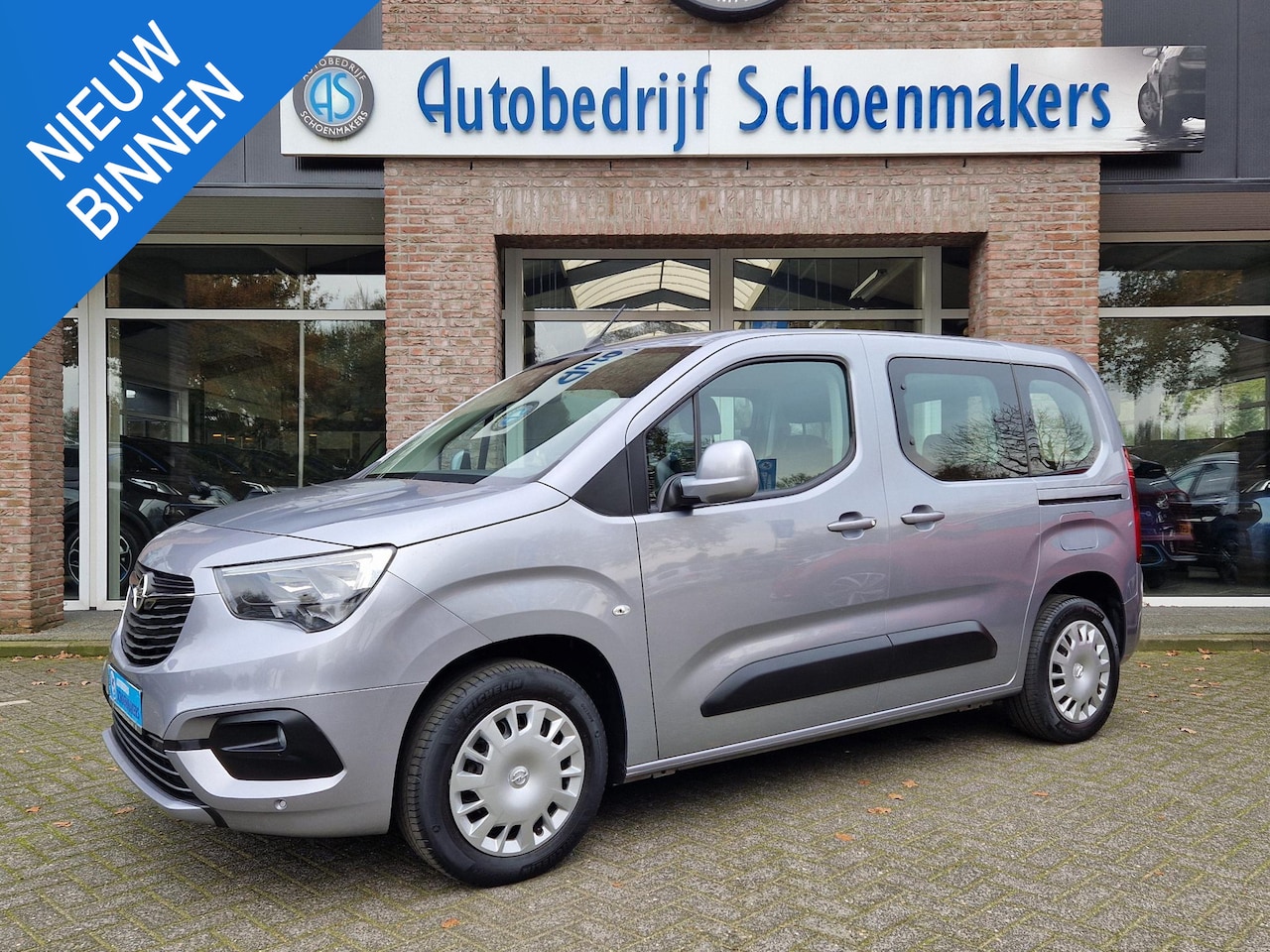 Opel Combo Life - 1.2 Turbo L1H1 Edition 5-PERS. CARPLAY CRUISE DAB 2xPDC NAVI RIJBAAN+VERKEERSBORDDETECTIE - AutoWereld.nl