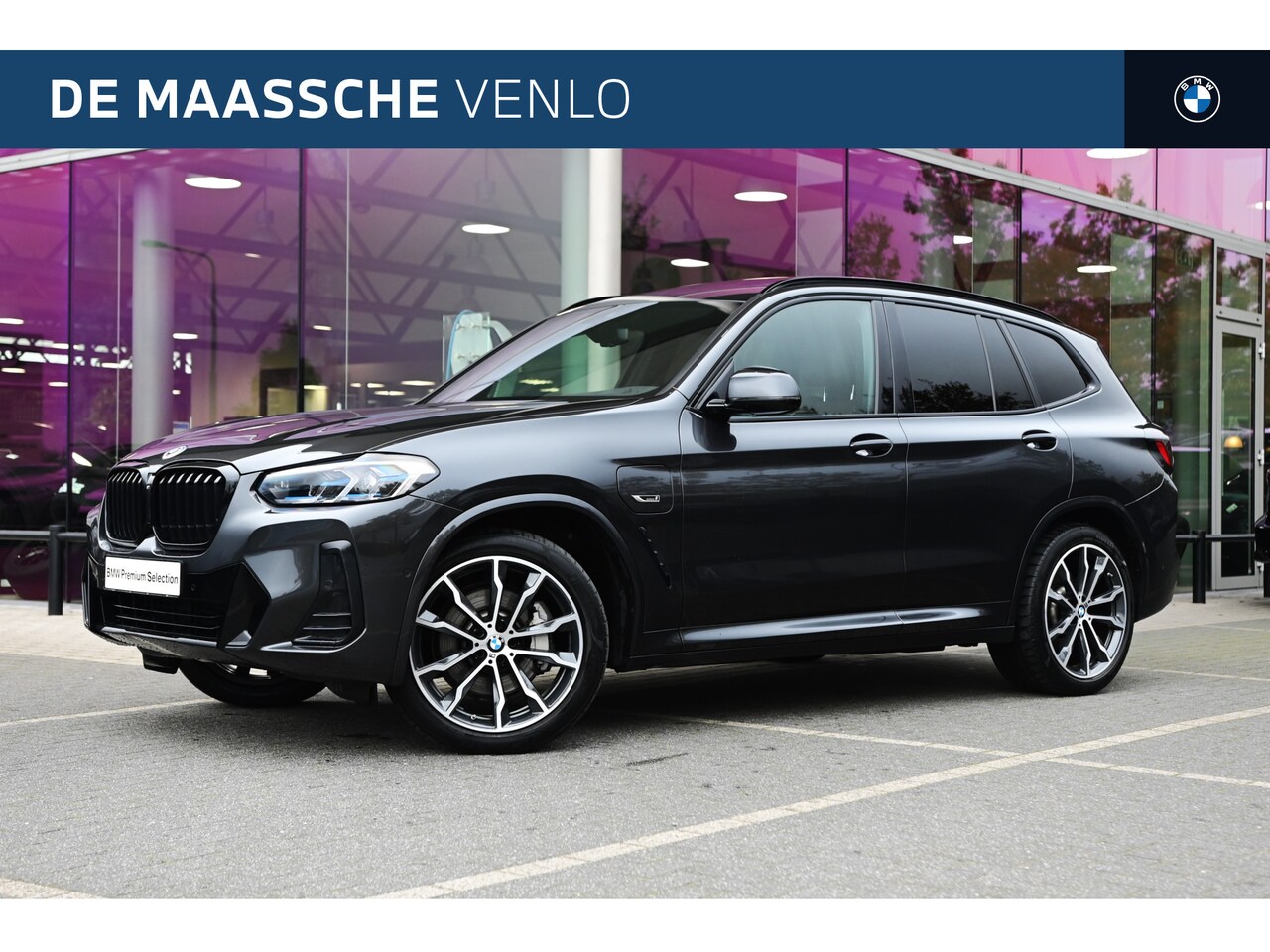 BMW X3 - xDrive30e High Executive M Sport Automaat / Panoramadak / Trekhaak / Sportstoelen / Stoelv - AutoWereld.nl