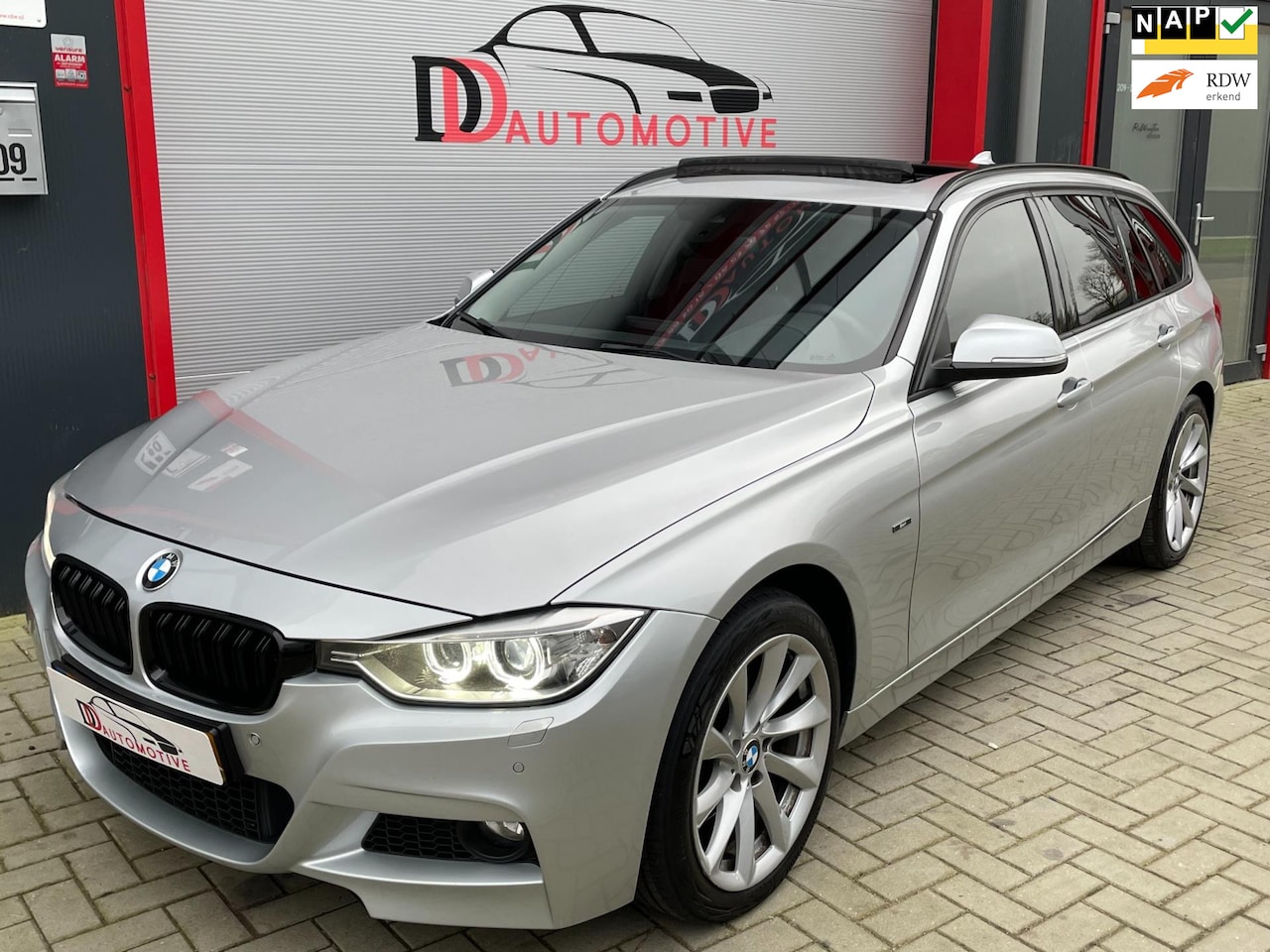 BMW 3-serie Touring - 330d xDrive M-PAKKET/HEADUP/PANO/MEMORY/LEER/PDC/TREKHAAK - AutoWereld.nl