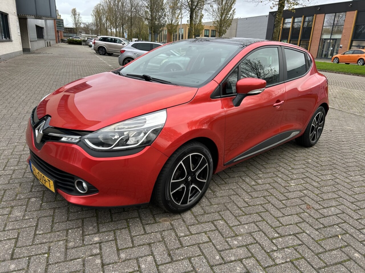 Renault Clio - 1.2 Night & Day PANODAK/NAVI/TRHK/PDC. - AutoWereld.nl