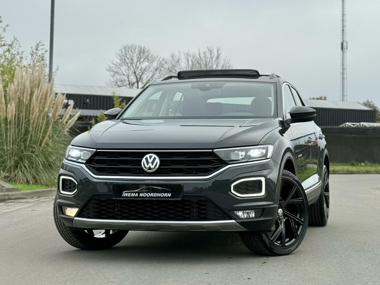 Volkswagen T-Roc - 1.5 TSI Sport Automaat|Panoramadak|LED|Stoelverw.|Lane assist|ACC - AutoWereld.nl