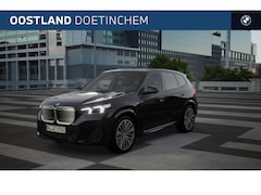 BMW iX1 - eDrive20 High Executive M Sport / Panoramadak / Trekhaak / Sportstoelen / Parking Assistan