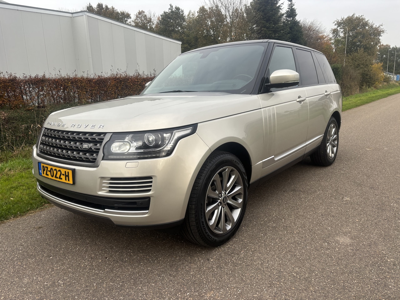 Land Rover Range Rover - 3.0 TDV6 HSE / AUTOMAAT / NAVI / CRUISE - AutoWereld.nl