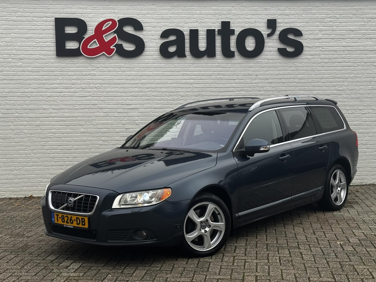 Volvo V70 - 3.0 T6 AWD Momentum Stoelverwarming Stoelkoeling Parkeersensoren Cruise control Keyless en - AutoWereld.nl