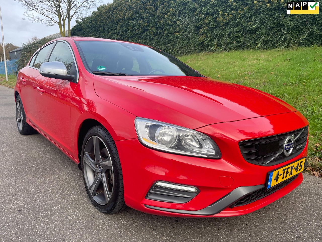 Volvo S60 - 2.0 D4 R-Design - uitstraling auto! Zeer netjes! - AutoWereld.nl