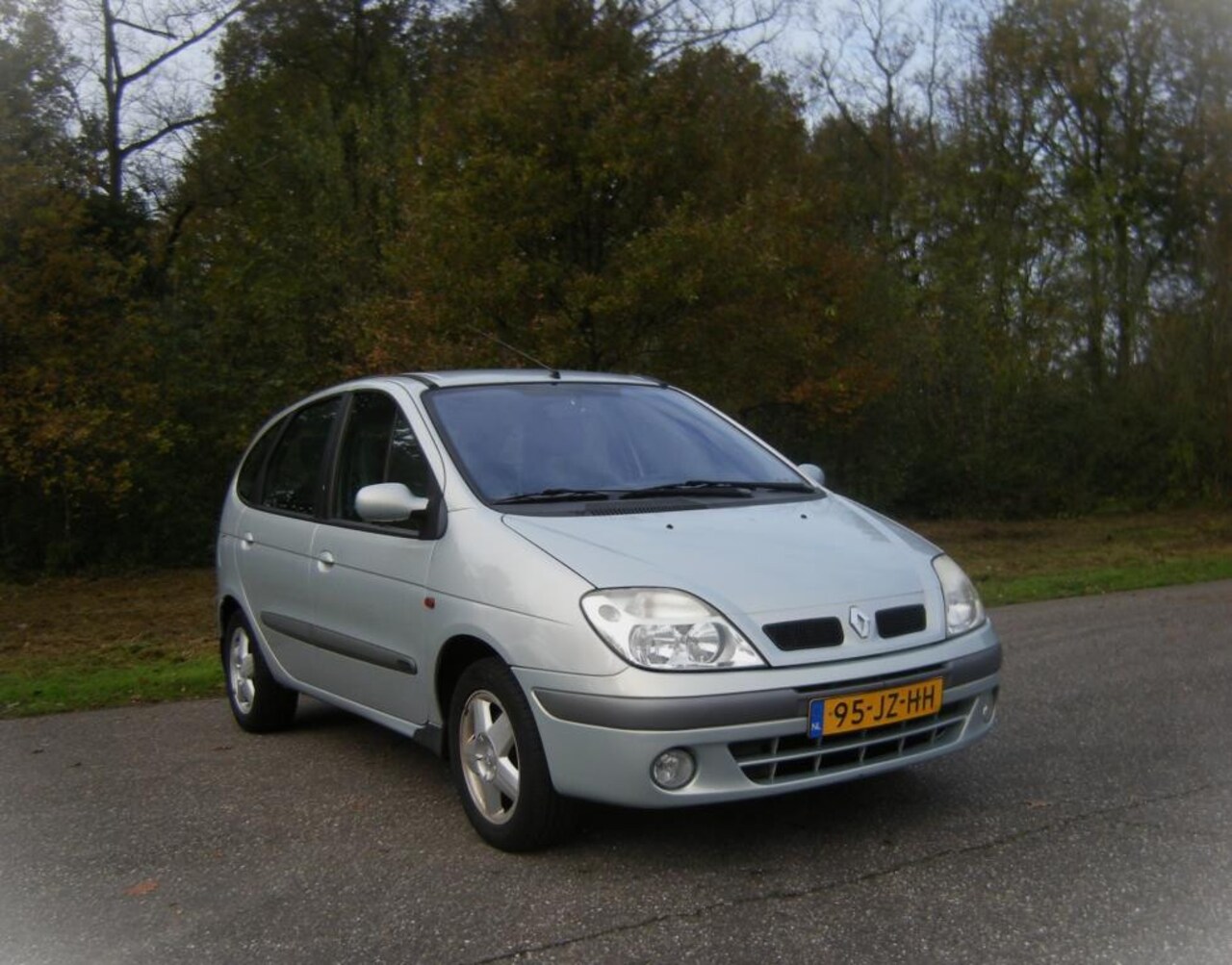 Renault Scénic - 2.0-16V Expression . Airco . Trekhaak . LMV . Nw APK . enz - AutoWereld.nl