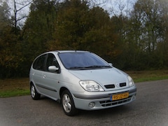 Renault Scénic - 2.0-16V Expression . Airco . Trekhaak . LMV . Nw APK . enz