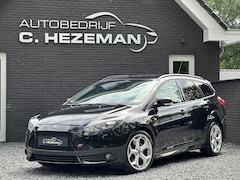 Ford Focus - 2.0 ST-2 250PK 1e eigenaar DealerOH RecaroLeder Keyless Startknop