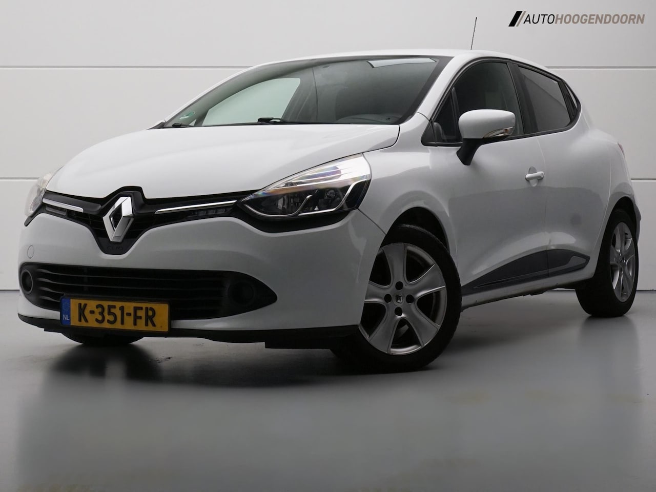 Renault Clio - 1.2 TCe Intens (AUTOMAAT,LED VERLICHTING,PREMIUM SOUND,NAVIGATIE,PARKEERSENSOR,COMFORT-STO - AutoWereld.nl