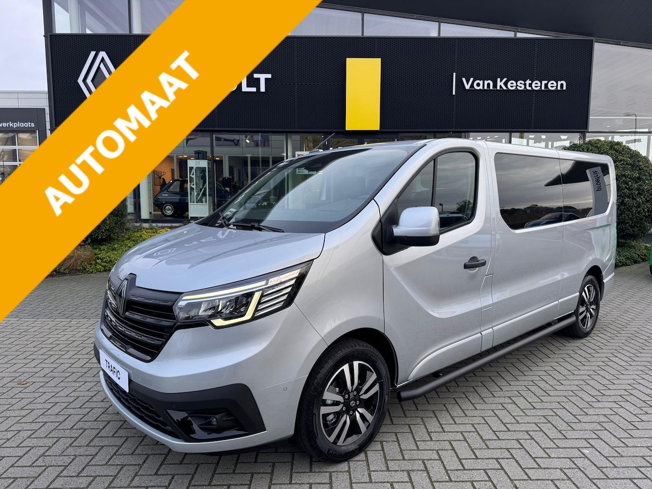 Renault Trafic - GBDC dCi L2H1 T30 EDC Extra 125 Anniversary /Trekhaak/ Full option/ Stoelverwarming/ Camer - AutoWereld.nl