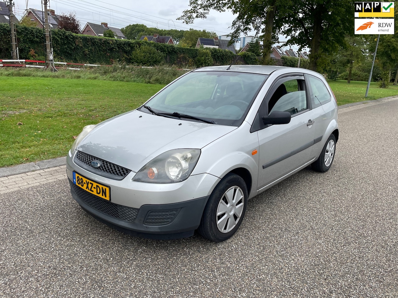 Ford Fiesta - 1.3-8V Champion NAP/APK 11-2024/AIRCO - AutoWereld.nl