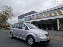 Volkswagen Touran - 1.6-16V FSI Business AIRCO CRUISE TREKHAAK 2 X SLEUTELS