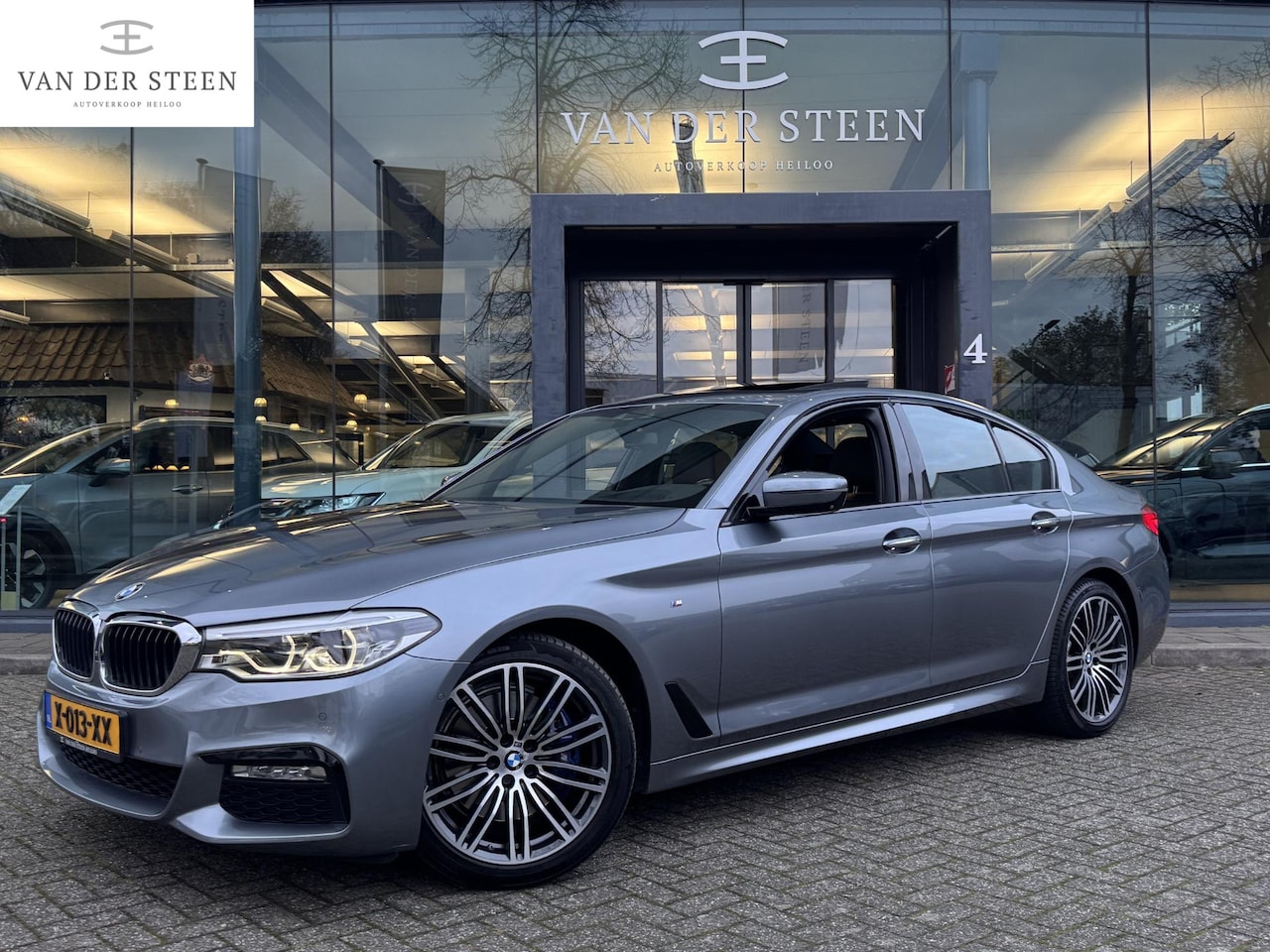 BMW 5-serie - 530i High Executive Xdrive | Schuifdak | Memory Seats | Standkachel - AutoWereld.nl