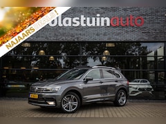 Volkswagen Tiguan - 2.0 TSI 4Motion R-line , Pano dak, Virtual Cockpit, Trekhaak, Carplay,