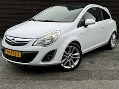 Opel Corsa - 1.2-16V Color Edition / Navigatie / LM