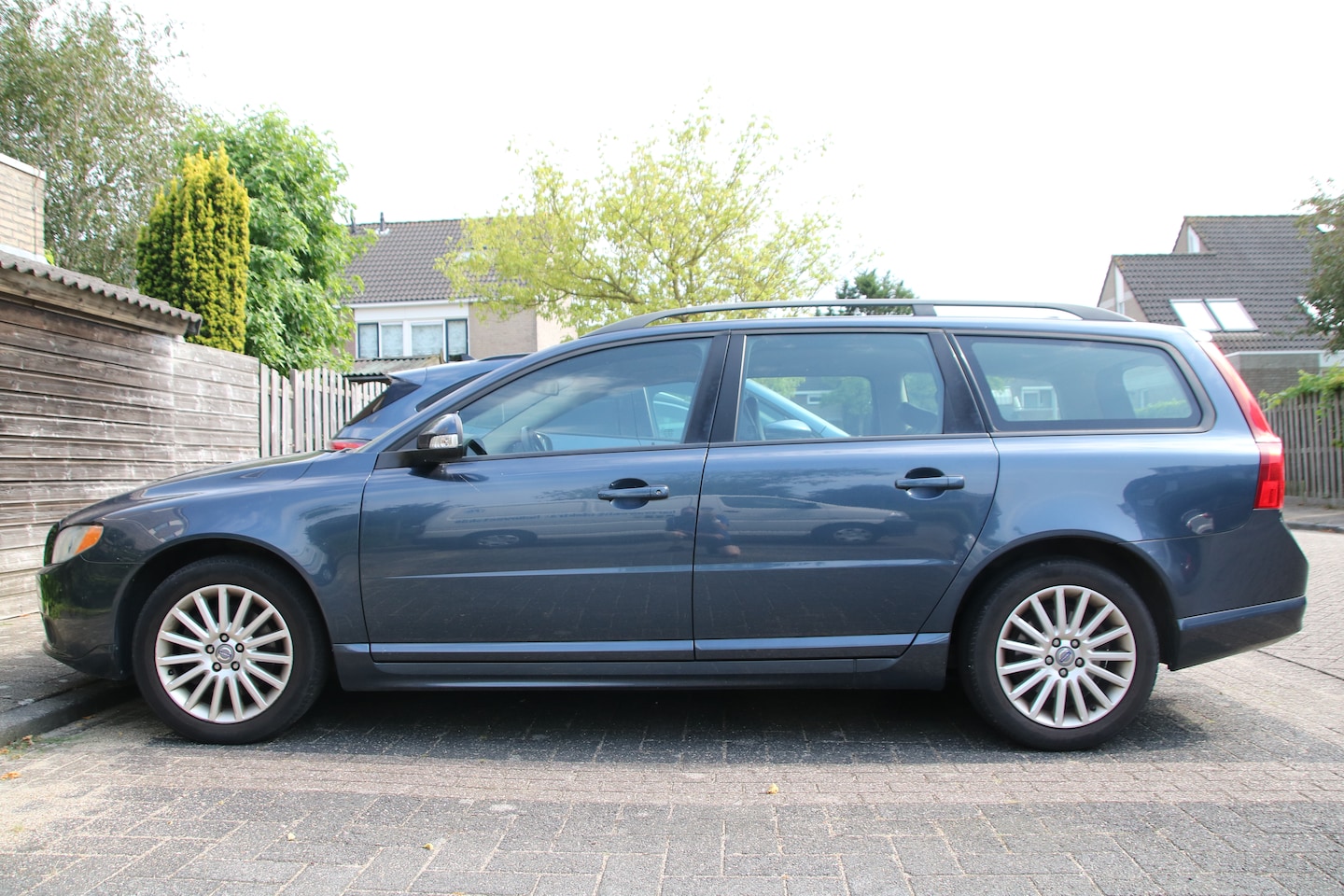 Volvo V70 - 2.5T Momentum - AutoWereld.nl