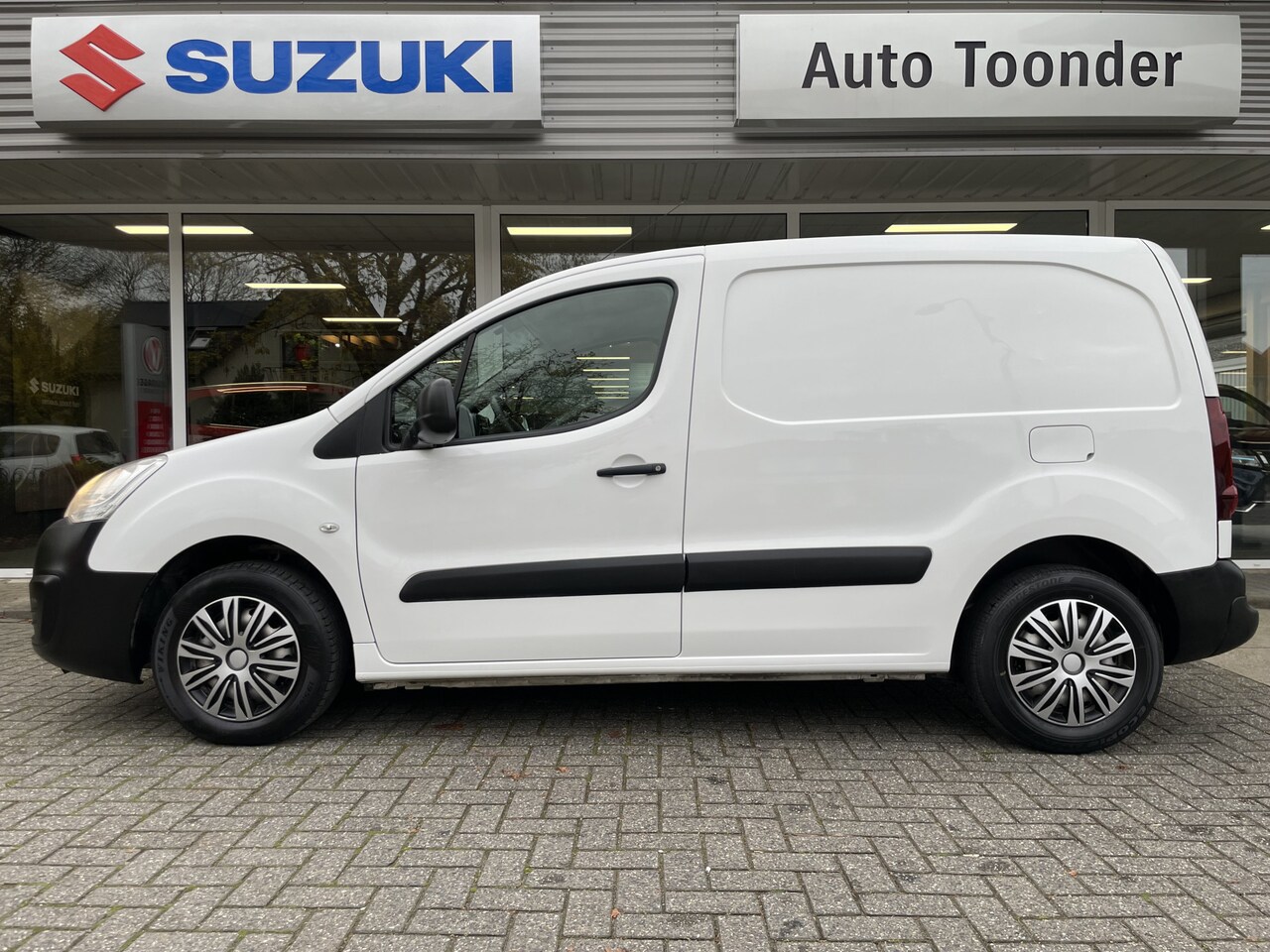 Peugeot Partner - 120 1.6 BlueHDi 75 L1 Profit+ - AutoWereld.nl