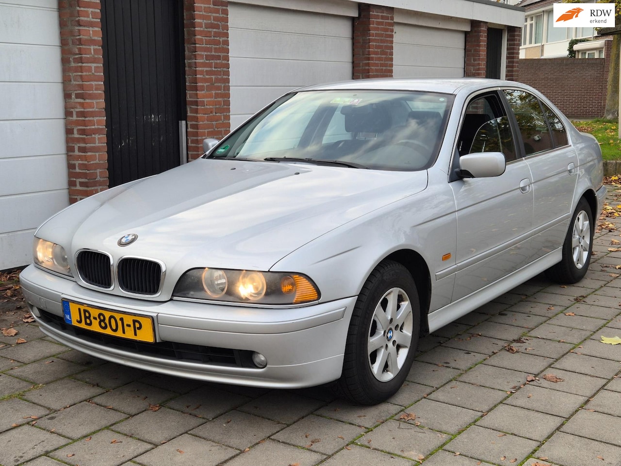 BMW 5-serie - 520i Aut. Executive *198000km* - AutoWereld.nl