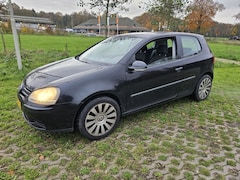 Volkswagen Golf - 1.6 FSI Trendline