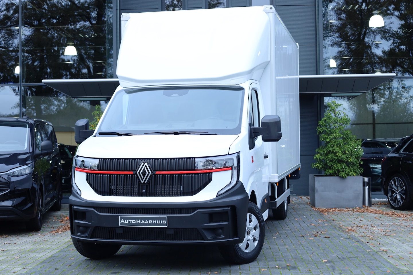 Renault Master - T35 2.3 dCi 150 BAKWAGEN Advance | Nw Model | Laadklep | Airco | Cruise | Navi by App | Sp - AutoWereld.nl