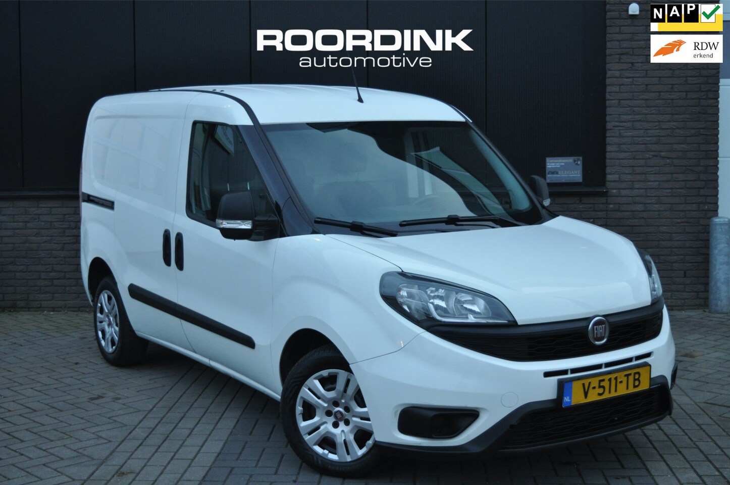 Fiat Doblò Cargo - Airco|Navi|Bluetooth|Schuifdeur|Distri. verv! - AutoWereld.nl