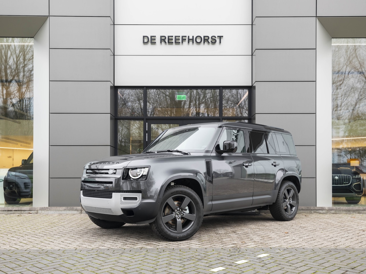 Land Rover Defender 110 - 3.0 D200 S Commercial | Air Suspension Pack | Driver Assist Pack | Cold Climate Pack - AutoWereld.nl