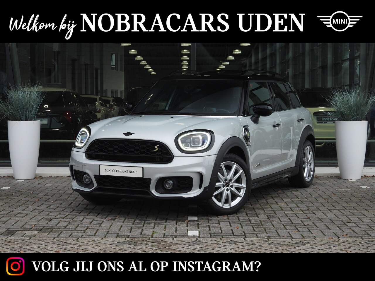 MINI Countryman - Cooper SE ALL4 JCW Automaat / Panoramadak / Achteruitrijcamera / Active Cruise Control / C - AutoWereld.nl