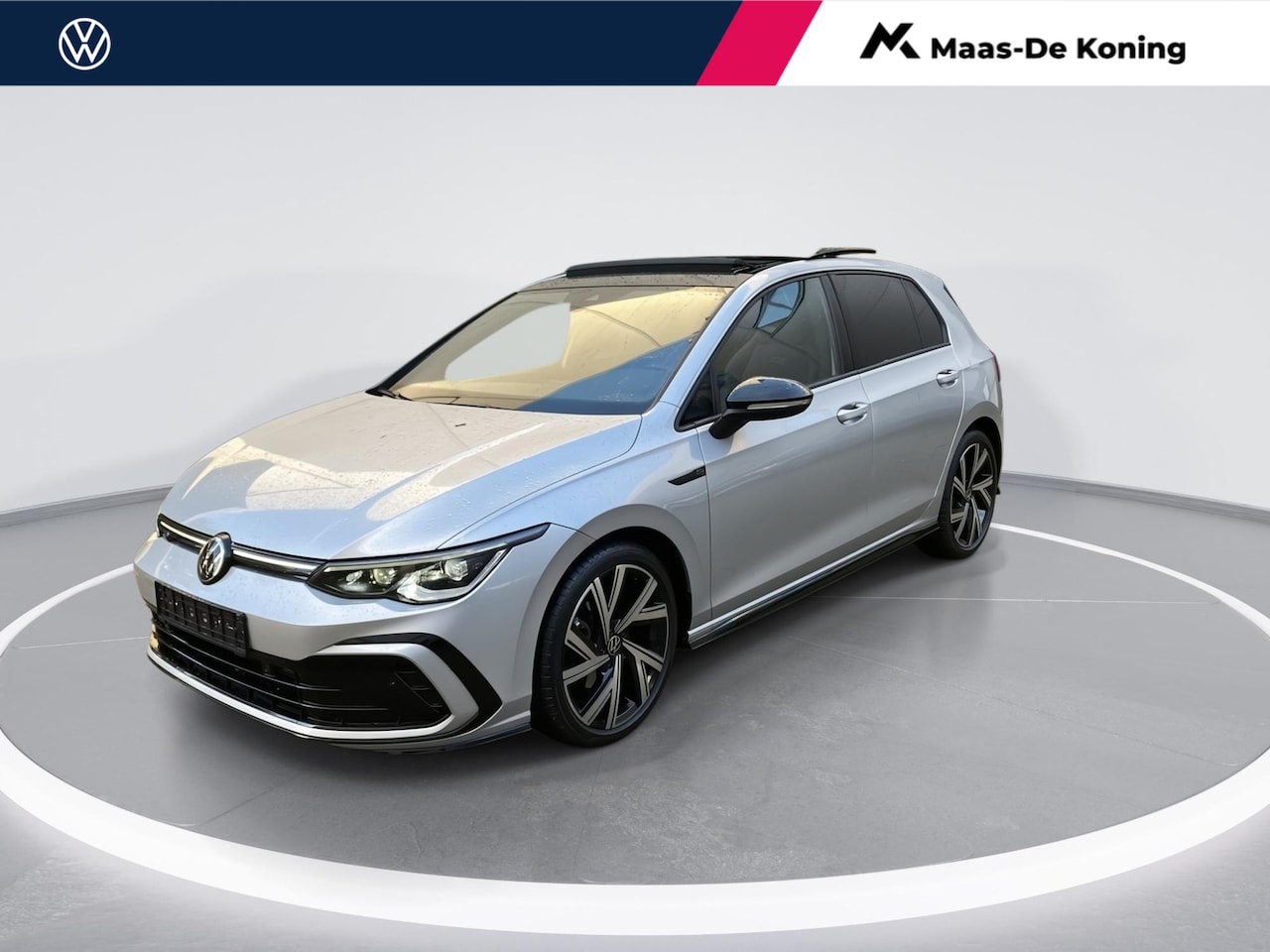 Volkswagen Golf - 1.5 eTSI 150pk DSG R-Line Business · Panoramadak · Camera · IQ Light · Apple/Android Car P - AutoWereld.nl