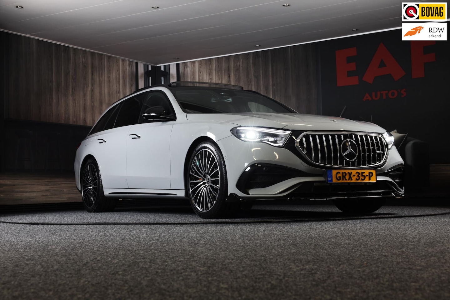 Mercedes-Benz E-klasse Estate - 300 e AMG Line / HYPERSCREEN / Acc / Lane Assist / Dode Hoek / Head Up / 360 Camera / Lede - AutoWereld.nl