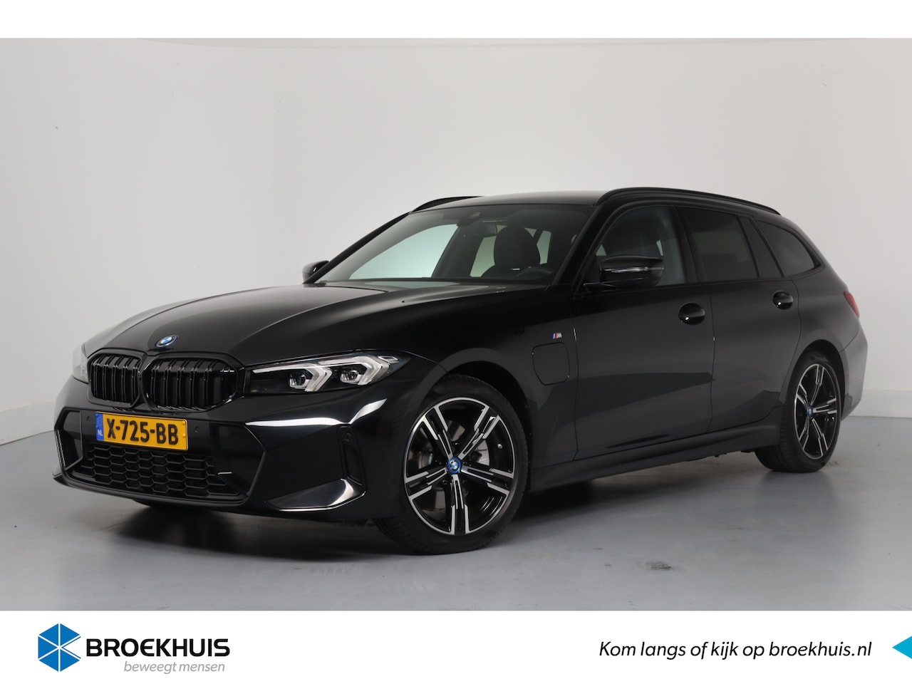 BMW 3-serie Touring - 320e | M-Pakket | Sportstoelen | Sfeerverlichting | LED | Clima | Navi | Keyless Start | P - AutoWereld.nl