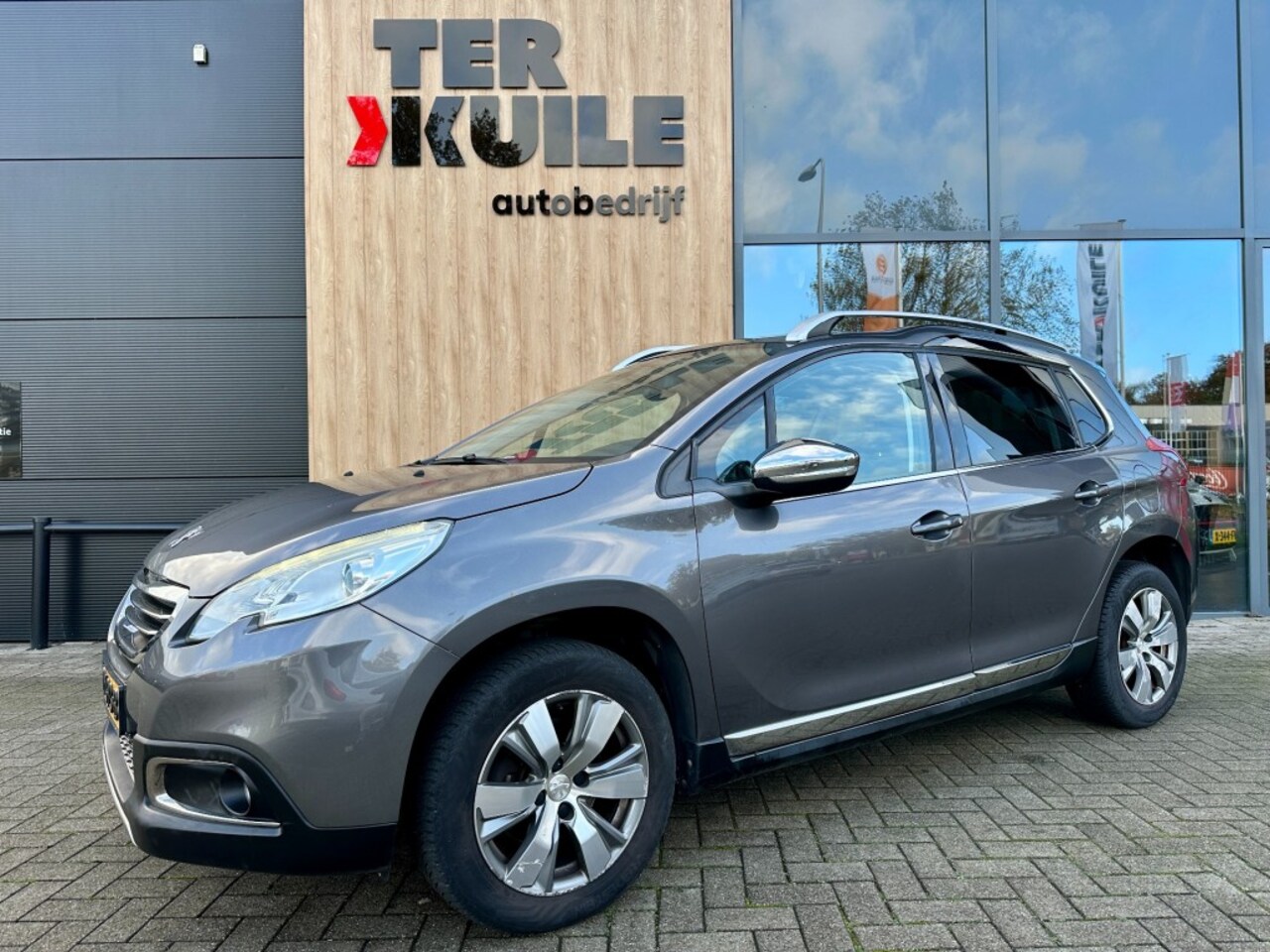 Peugeot 2008 - 1.2 PureTech Allure / 1e eigenaar / deal ondh. - AutoWereld.nl