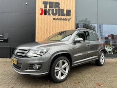 Volkswagen Tiguan - 1.4 TSI R-Line / Trekh. / Nav / Pano