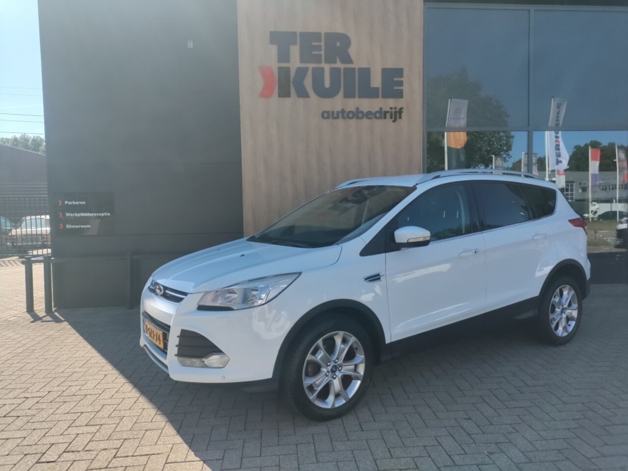 Ford Kuga - 1.6 TITANIUM 2014 lage km! - AutoWereld.nl