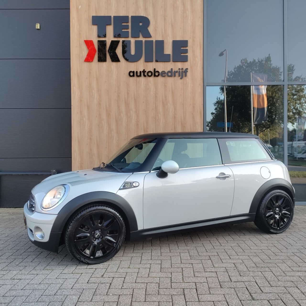 MINI Cooper - 1.6 COOPER 2010 CAMDEN Hifi Half Leder! - AutoWereld.nl