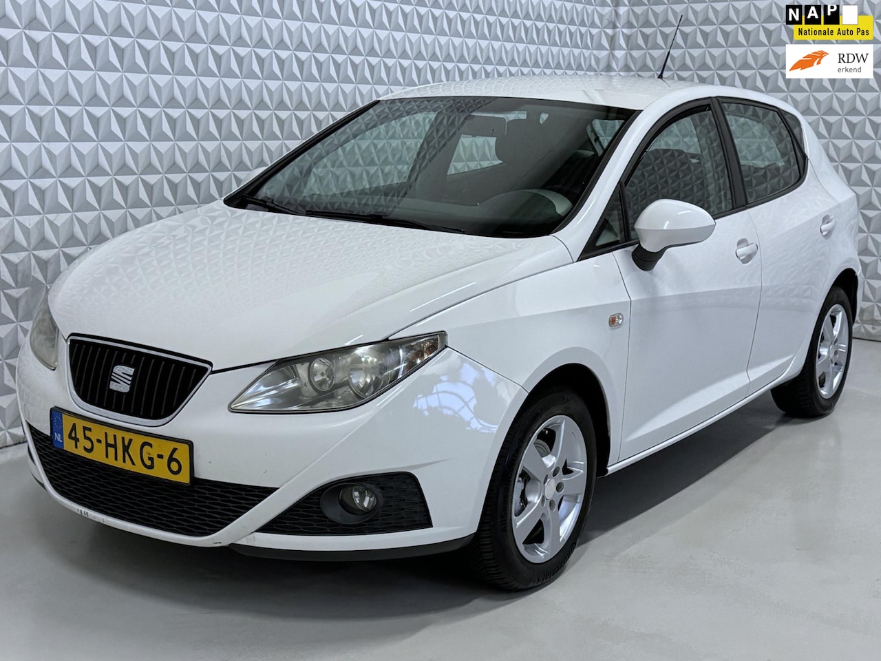 Seat Ibiza - 1.4 Stylance 5-deurs Airco Cruise (2009) - AutoWereld.nl