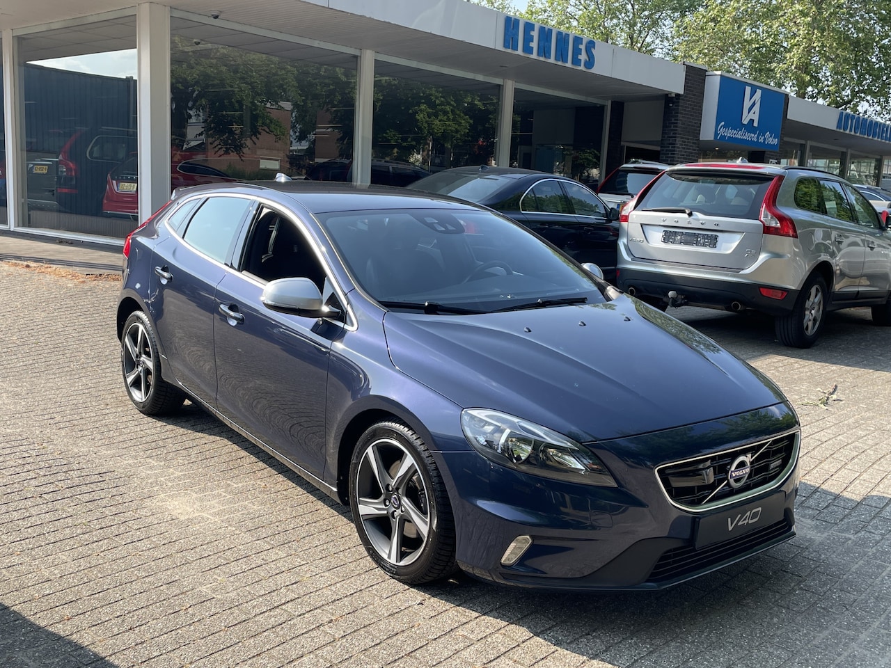 Volvo V40 - 1.6 T4 180pk R-Design ACC Stoelverwarming - AutoWereld.nl