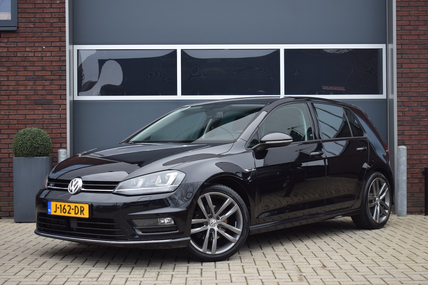 Volkswagen Golf - 1.4 TSI 140pk DSG R-line Xenon | LED | 18" - AutoWereld.nl