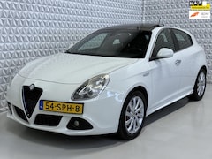 Alfa Romeo Giulietta - 1.4 T Distinctive Panoramadak Leder Xenon (2011)